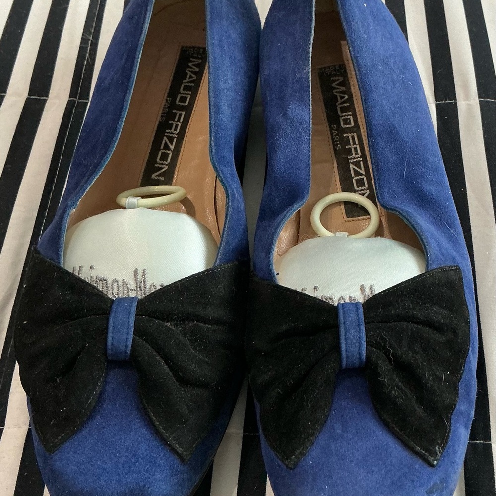 MAUD FRIZON Blue and Black Bow Flats Vintage sz 38–EUC
